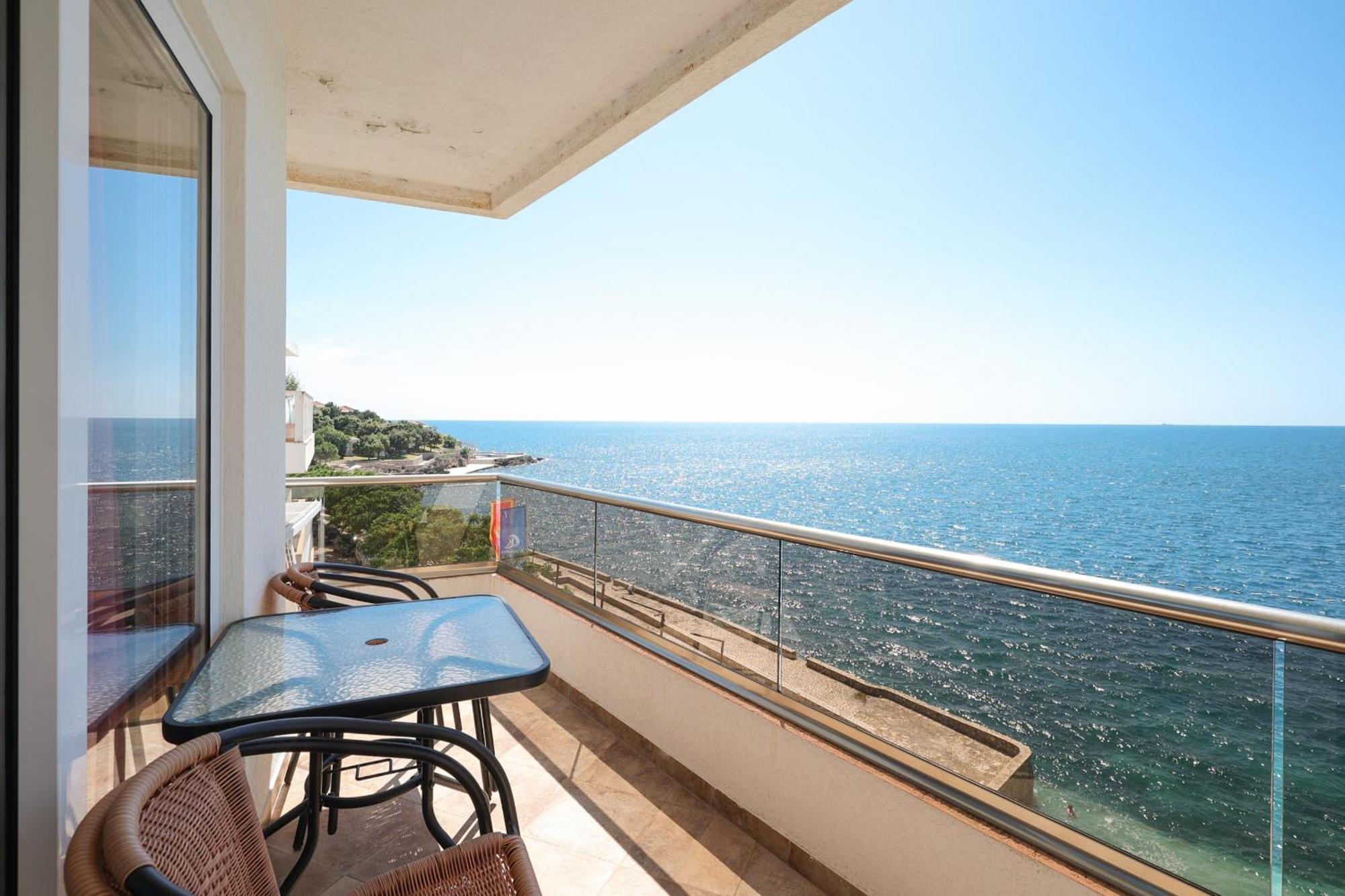 Athos Apartments Dobre Vode Dobra Voda Rum bild